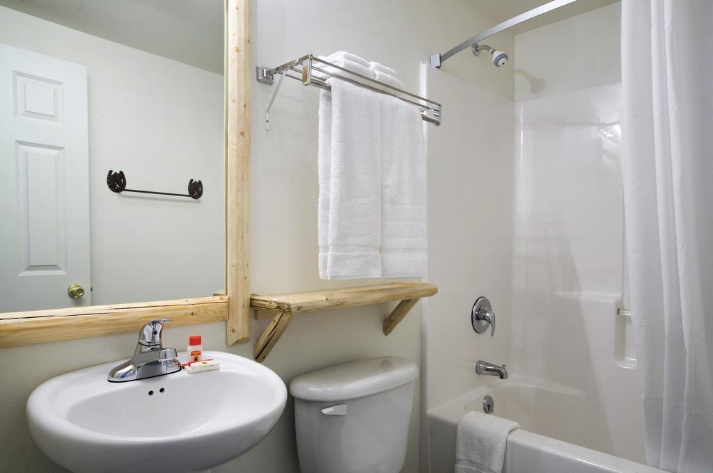 Super 8 By Wyndham Powell Hotel Phòng bức ảnh